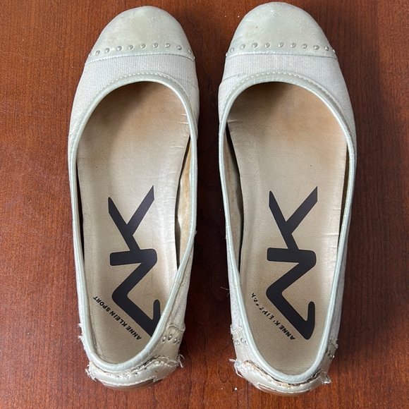 Anne Klein sports Slip On Low Wedge Pump Heels • Women’s 6M - Picture 1 of 4